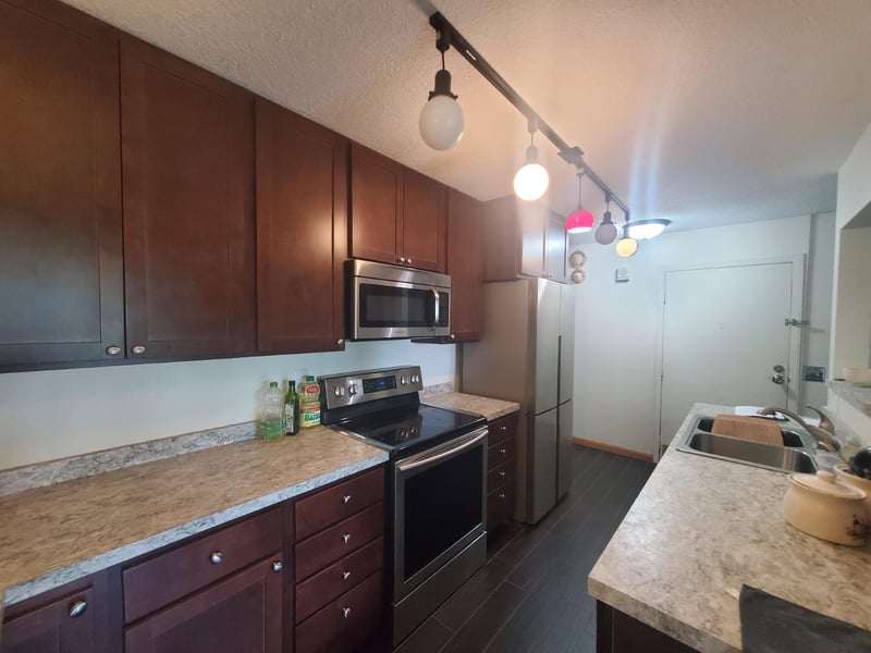 12826 Nicollet Ave #202, Burnsville, MN 55337