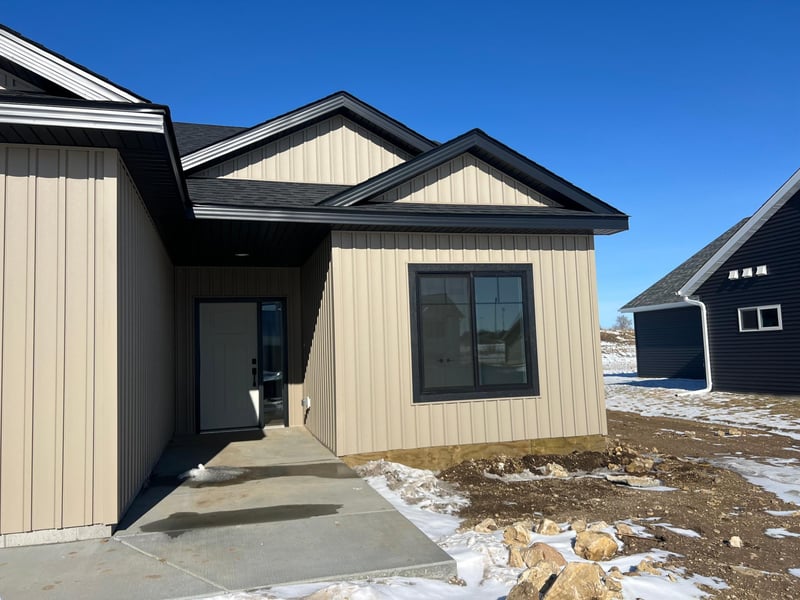 2306 Elk Run Dr SE, Pine Island, MN 55963