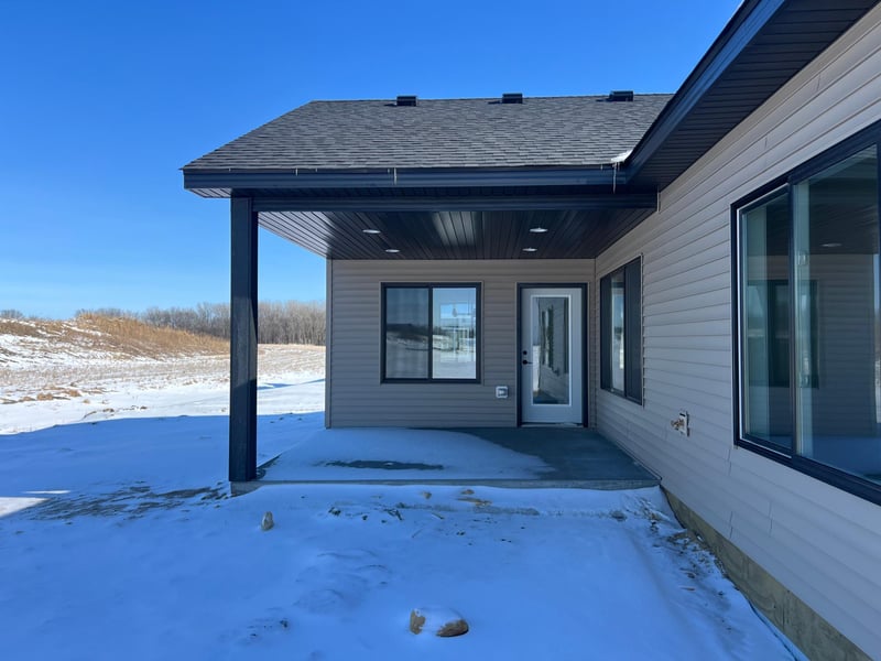 2306 Elk Run Dr SE, Pine Island, MN 55963