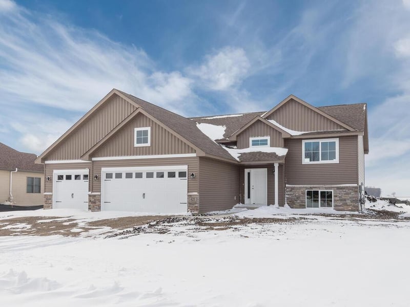 425 Emma St, Norwood Young America, MN 55368