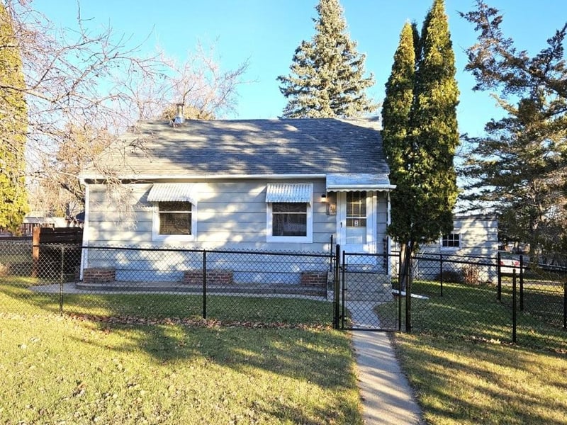 118 Getchell Ave NE, Bagley, MN 56621