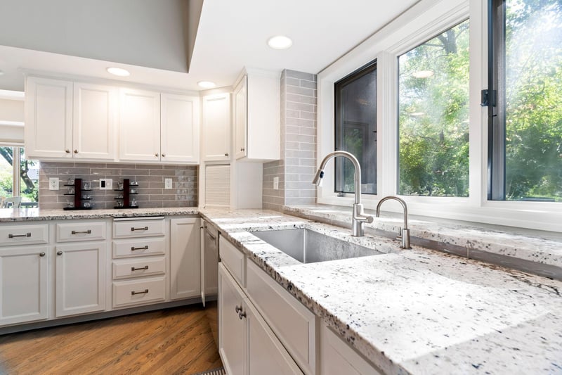 11808 Tapestry Ln, Hopkins, MN 55305