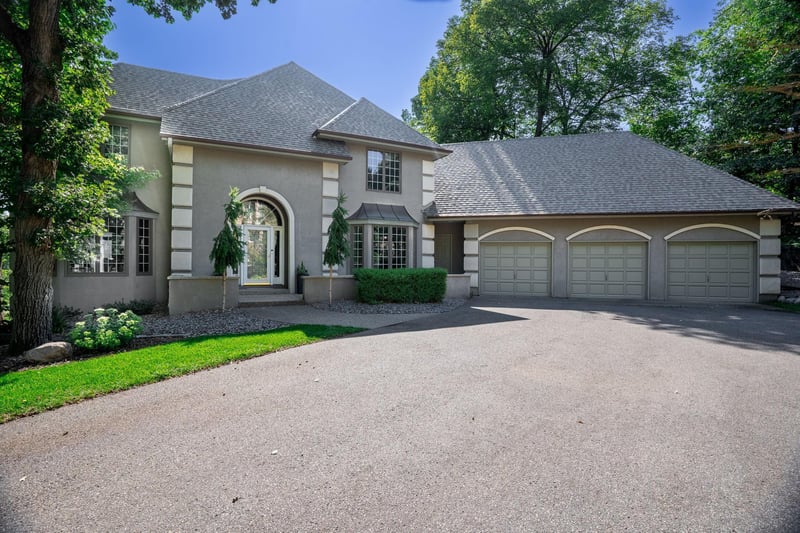 11808 Tapestry Ln, Hopkins, MN 55305