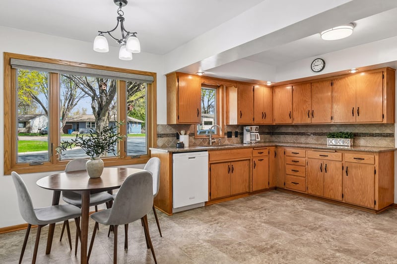 130 Faxon Rd S, Norwood Young America, MN 55368
