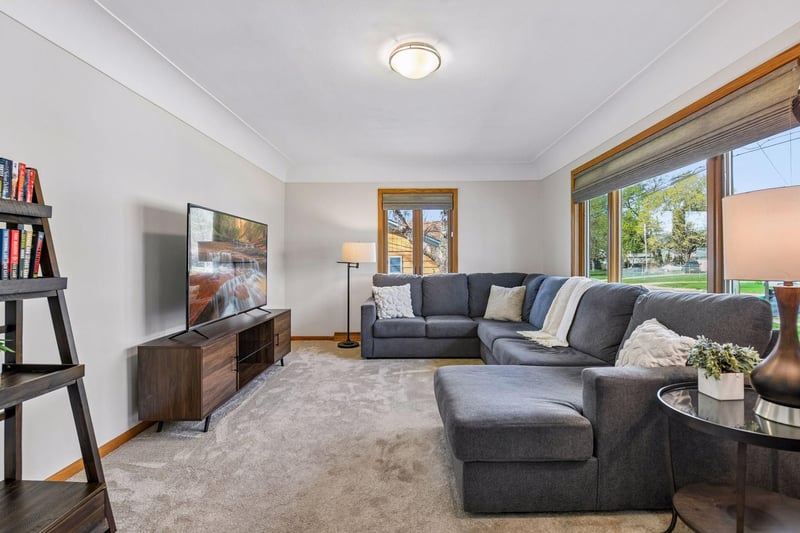 130 Faxon Rd S, Norwood Young America, MN 55368