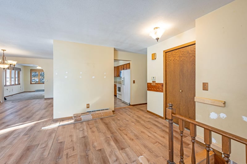 225 S 7th Ave E #E, Truman, MN 56088