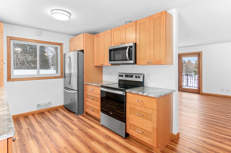 4728 W 70th St, Edina, MN 55435