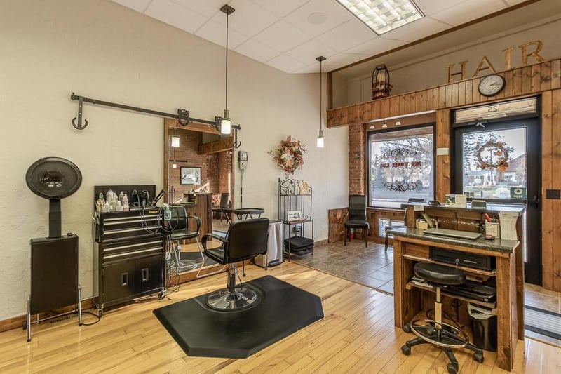 25 S Park Ave, Le Center, MN 56057