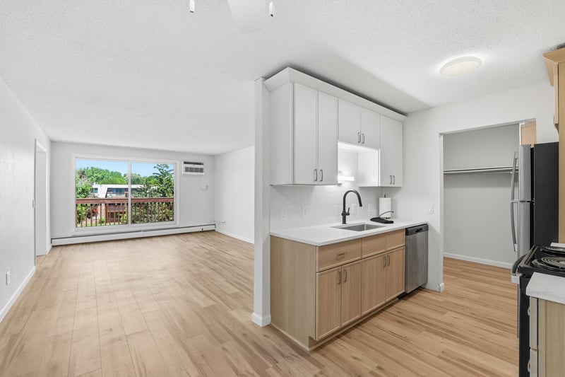 14630 Garrett Ave #611, Apple Valley, MN 55124