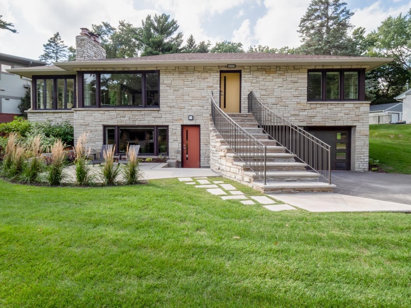 1325 Spring Valley Rd, Golden Valley, MN 55422