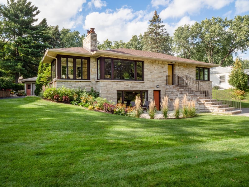 1325 Spring Valley Rd, Golden Valley, MN 55422