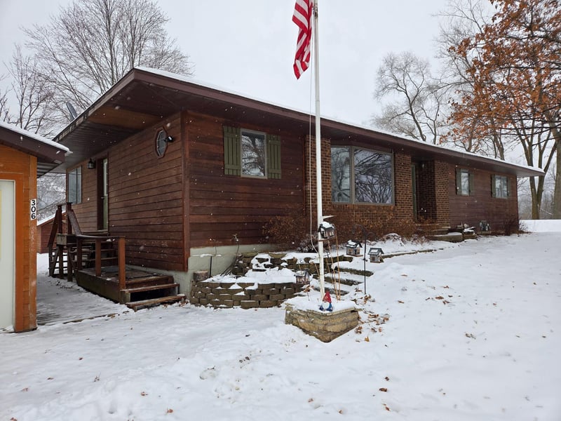 306 S Burr Oak St, Rushford, MN 55971