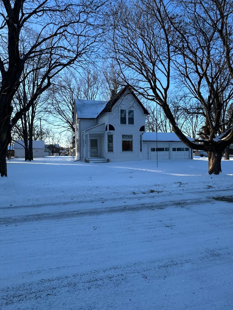 106 N Park St, Hendricks, MN 56136