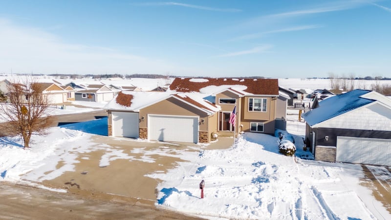 615 5th St Ne, Plainview, MN 55964