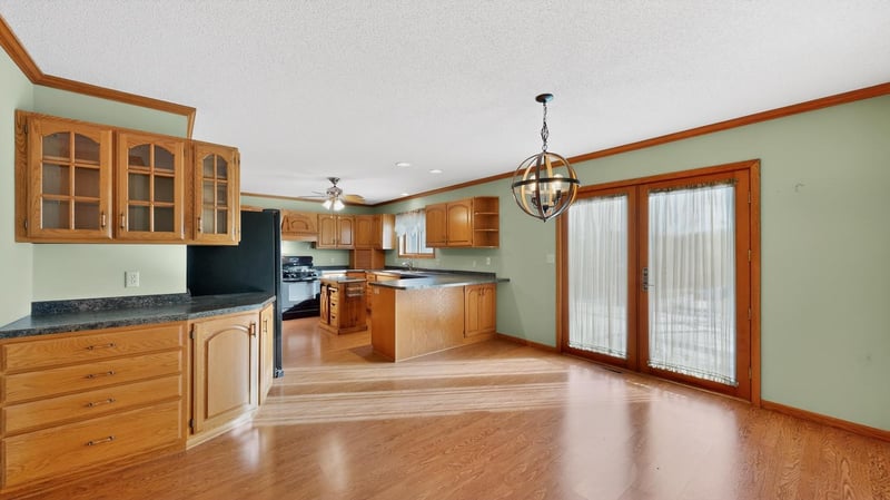 407 Johnson Dr, Lanesboro, MN 55949