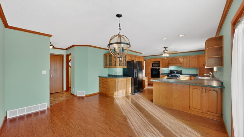 407 Johnson Dr, Lanesboro, MN 55949
