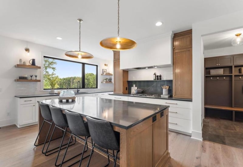 9201 Timberland Trl, Eden Prairie, MN 55347