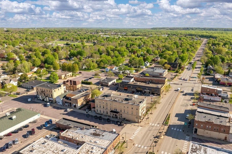 122 S Minnesota Ave, Saint Peter, MN 56082