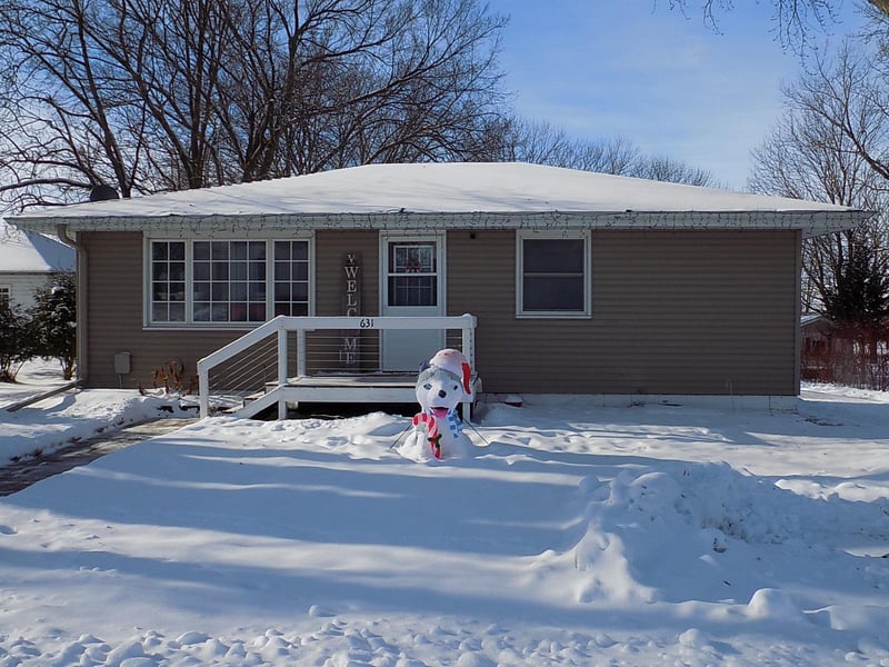 631 10th St, Lafayette, MN 56054
