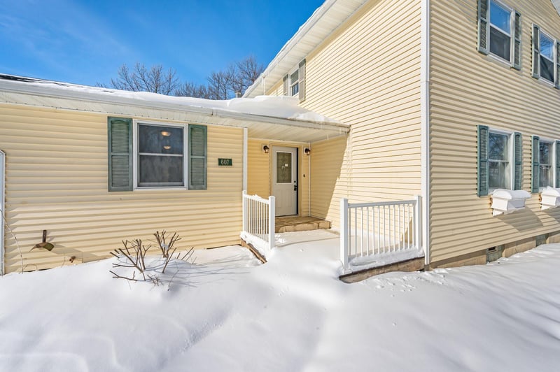 607 Sailor St N, Blue Earth, MN 56013