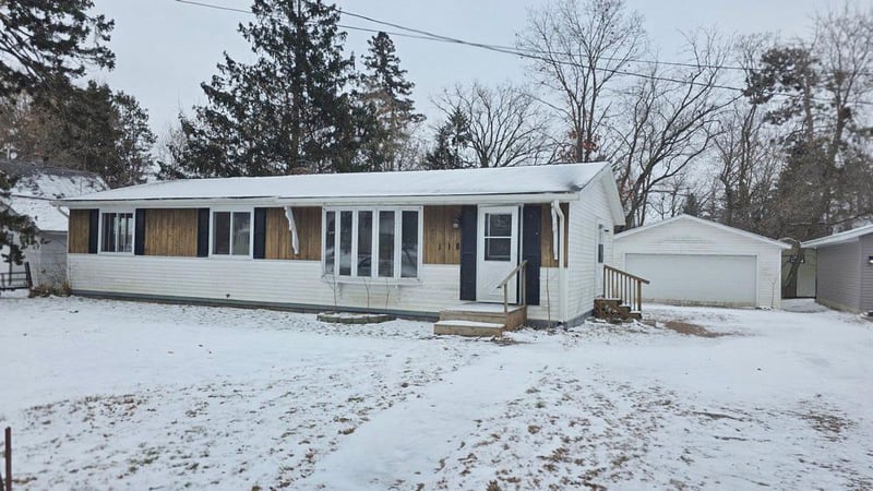 118 E Monroe Ave, Barron, WI 54812