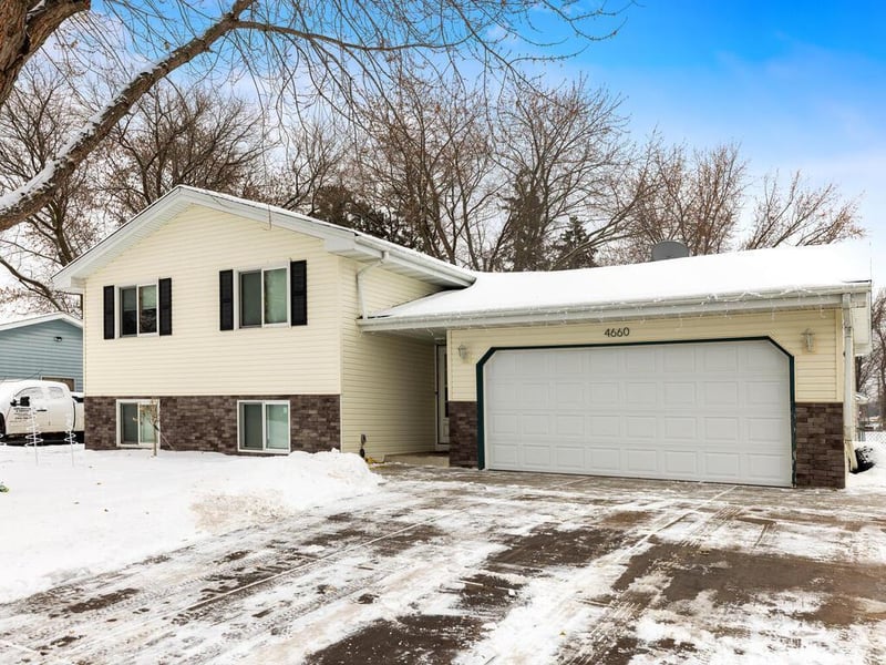 4660 104th Ln NE, Blaine, MN 55014