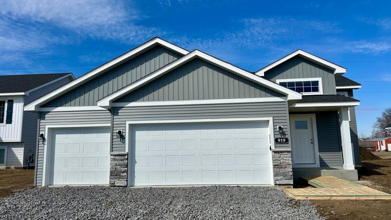 919 Brandenburg Ln, Waverly, MN 55390