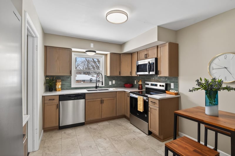 138 South St E, Norwood Young America, MN 55368