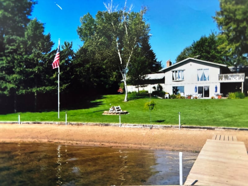 12521 Homestead Dr, Hugo, MN 55110