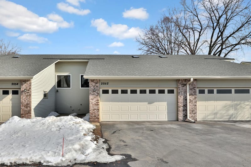2052 Bradley St, Maplewood, MN 55117