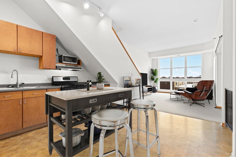 2650 University Ave W #311, Saint Paul, MN 55114