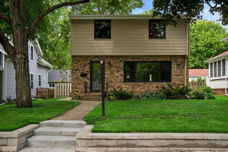 218 11th Ave N, Hopkins, MN 55343