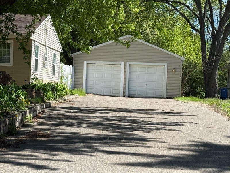 17225 11th Ave N, Minneapolis, MN 55447
