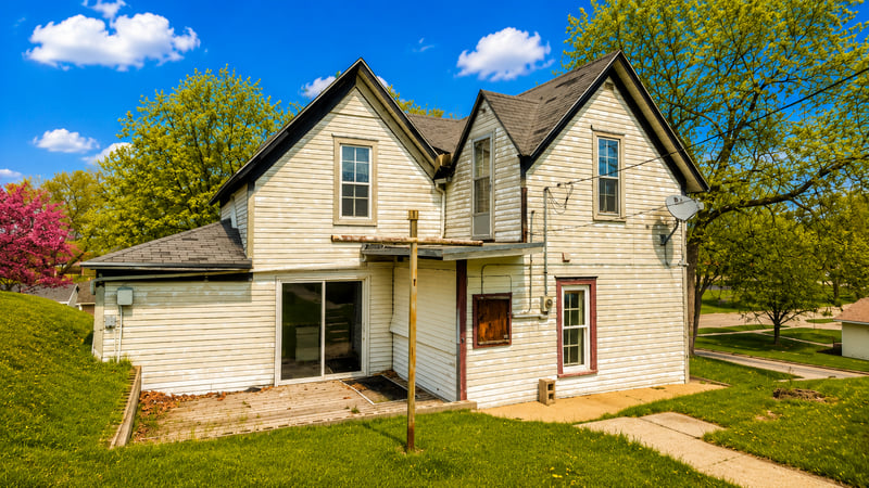 112 Bluff St E, Lake Benton, MN 56149