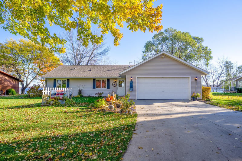 13423 44th St NE, Spicer, MN 56288