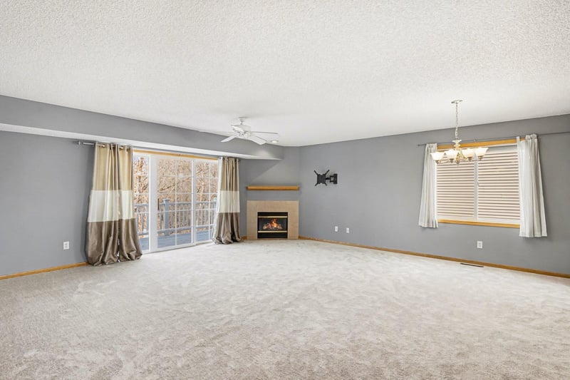 13900 Glendale Trl, Savage, MN 55378