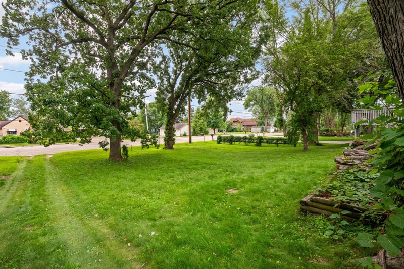 744 N Shore Dr, Forest Lake, MN 55025