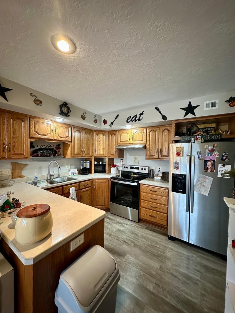 126 W Warren St, Luverne, MN 56156