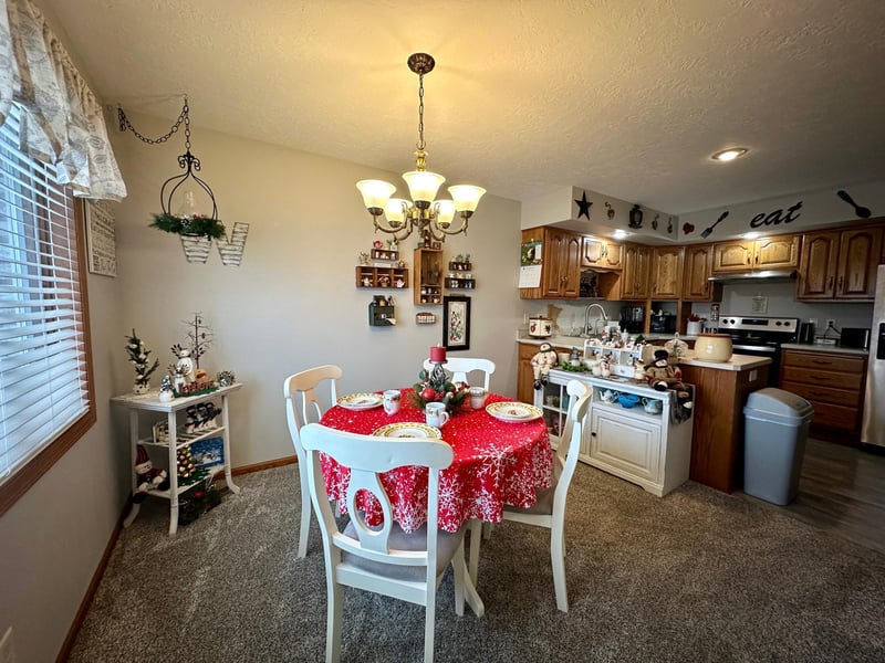 126 W Warren St, Luverne, MN 56156