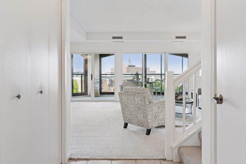 1201 Yale Pl #403, Minneapolis, MN 55403