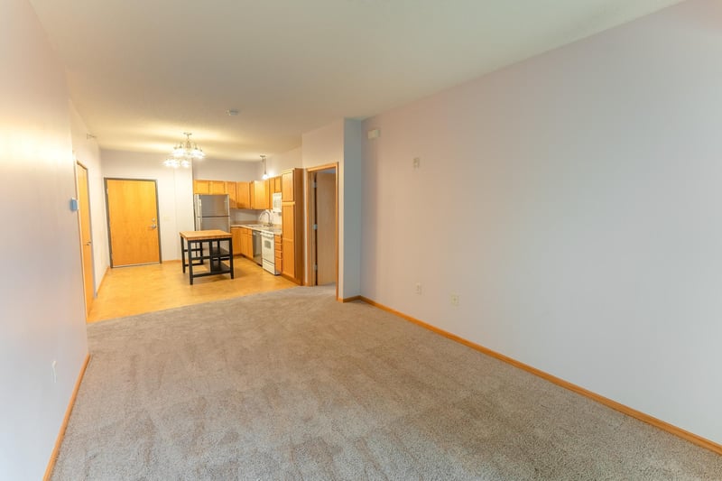 1590 Parkwood Dr #102, Woodbury, MN 55125
