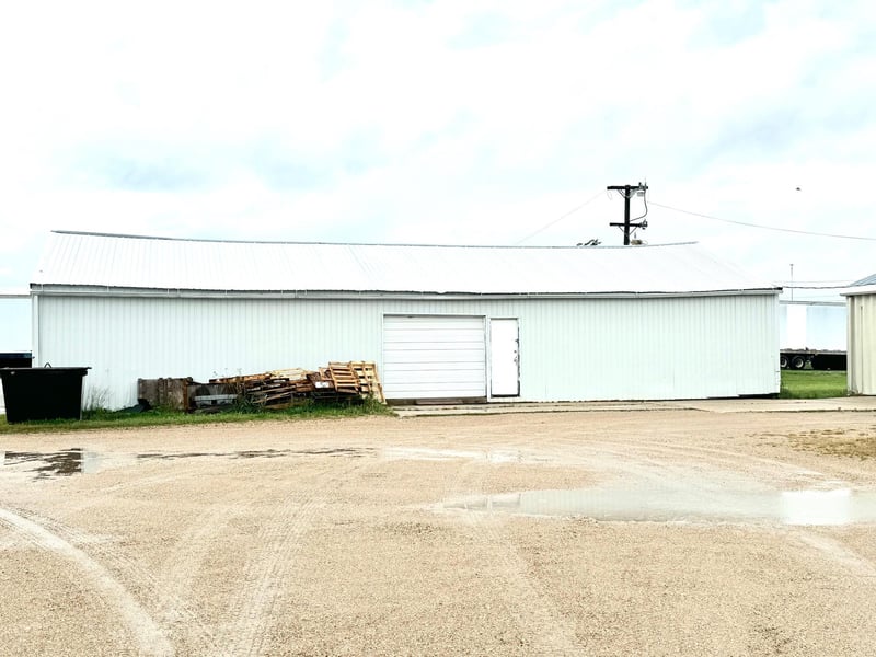 1084 3rd St NW, Roseau, MN 56751