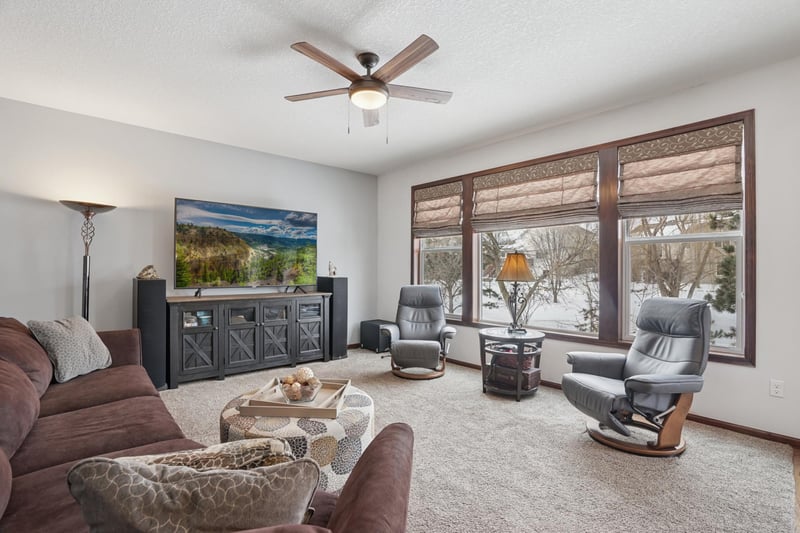 1396 Oakwood Ln, Hanover, MN 55341
