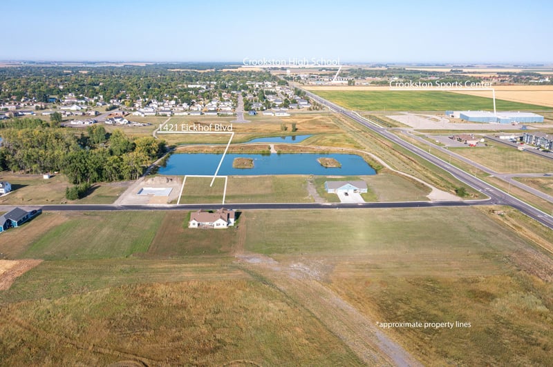 1421 Eickof Blvd, Crookston, MN 56716