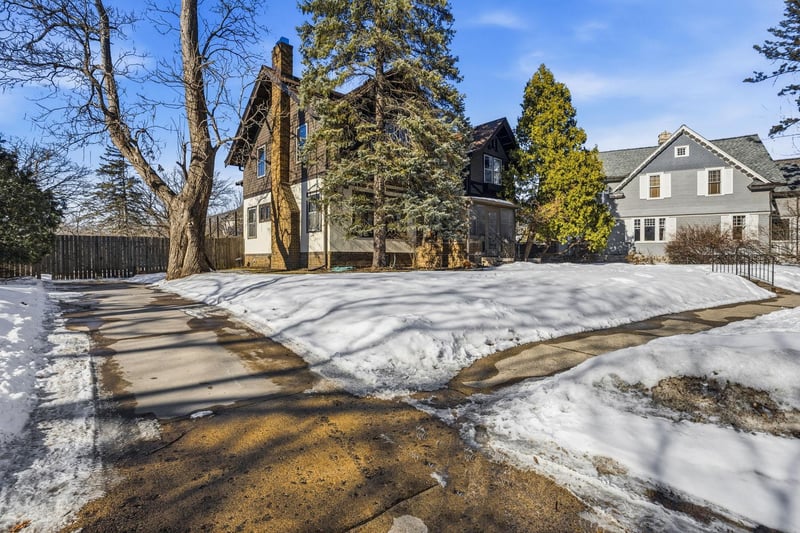 2426 Sheridan Ave S, Minneapolis, MN 55405