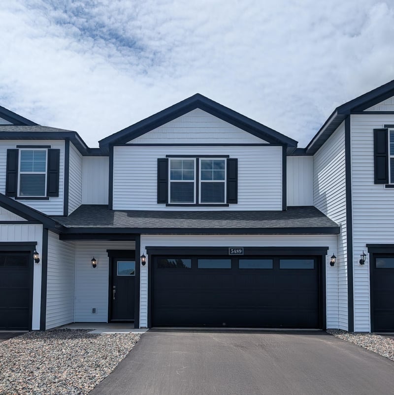 5489 Fall Meadow Trl, North Branch, MN 55056