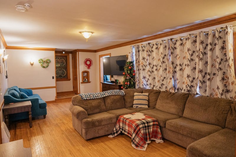 226 S Linton St, Blue Earth, MN 56013