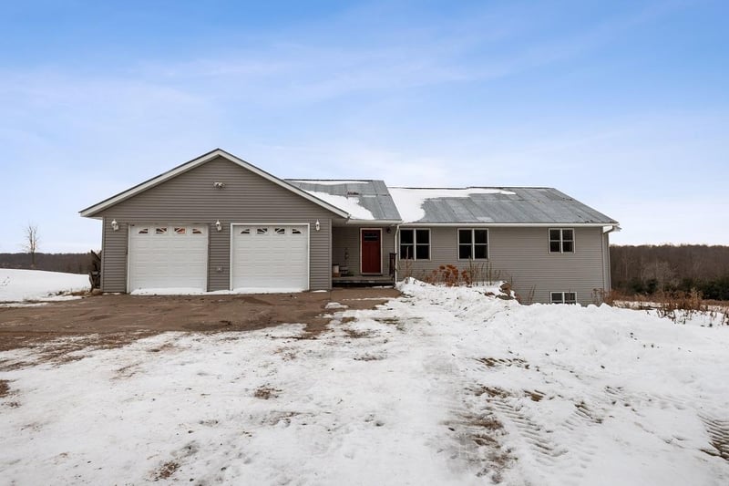 1525 6 1/2th Ave, Hillsdale, WI 54733