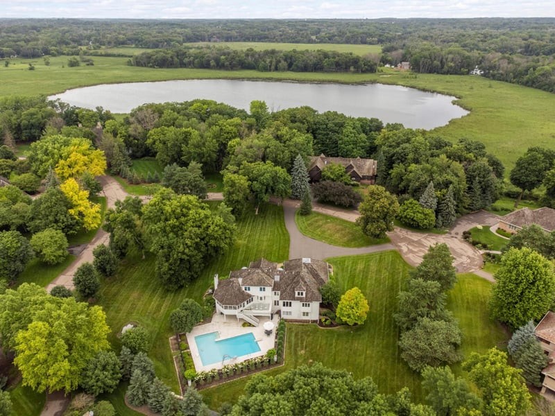 2255 French Creek Cir, Wayzata, MN 55391