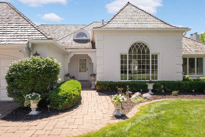 2255 French Creek Cir, Wayzata, MN 55391